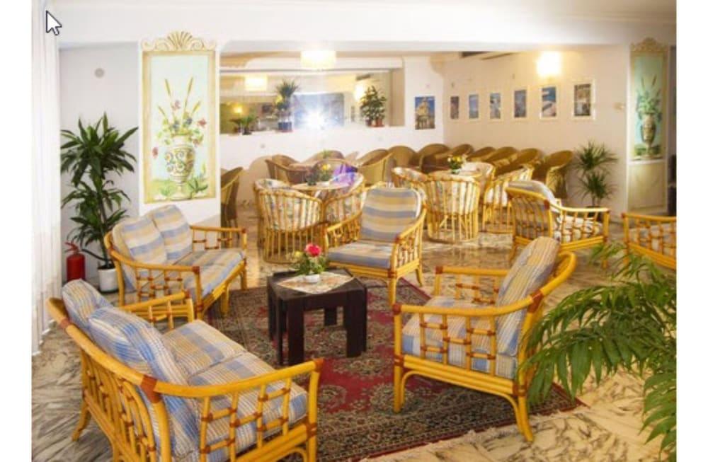 Villa Athena จีอาร์ดีนี นักซอส ภายนอก รูปภาพ